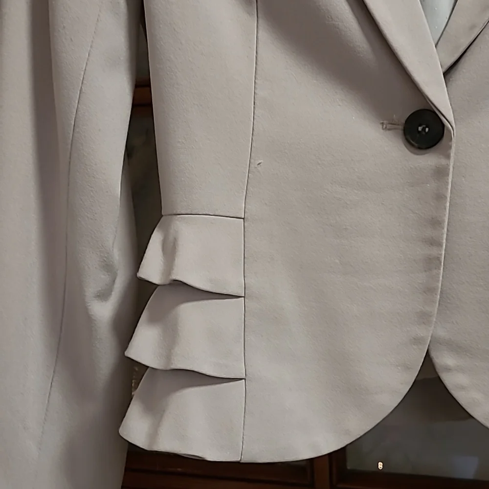 Ruffled Blazer - Picture 3 of 5